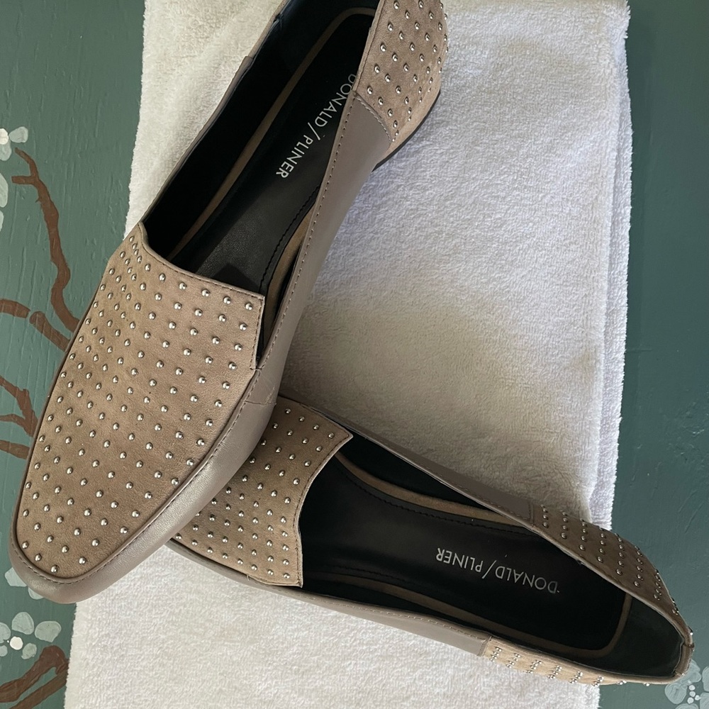Donald Pliner loafers size 10 NEVER WORN